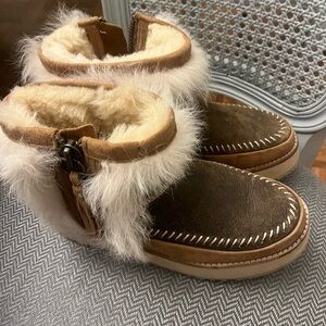 Ugg punk fluff Auth size 7
